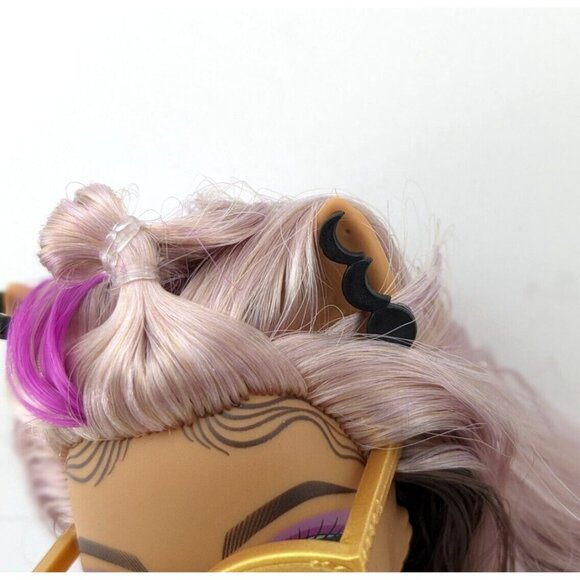 Monster High Clawdeen Wolf G3 Signature Boo Crew Crescent Cat  with Accessories - Picture 8 of 16